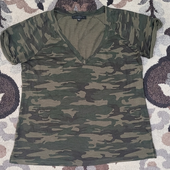 Sanctuary Green Camo Print Short Sleeve T-Shirt Women's Size Small S - Picture 7 of 9